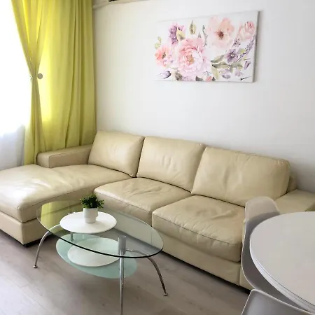 Apartament Flora *